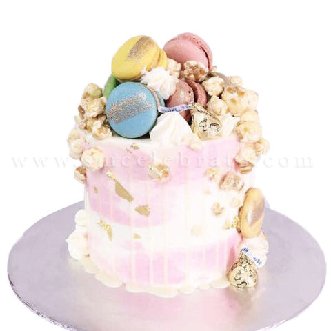 Macarons Hersheys Popcorns Cake